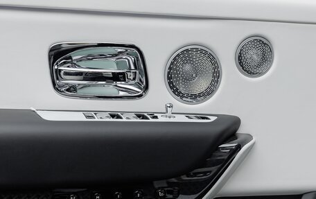 Rolls-Royce Cullinan, 2026 год, 77 000 000 рублей, 21 фотография