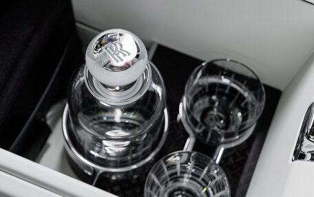 Rolls-Royce Cullinan, 2026 год, 77 000 000 рублей, 36 фотография