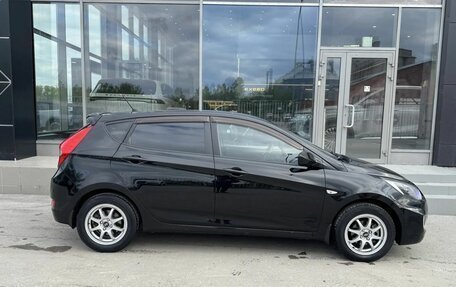 Hyundai Solaris II рестайлинг, 2012 год, 850 000 рублей, 4 фотография