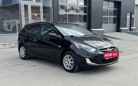 Hyundai Solaris II рестайлинг, 2012 год, 850 000 рублей, 3 фотография