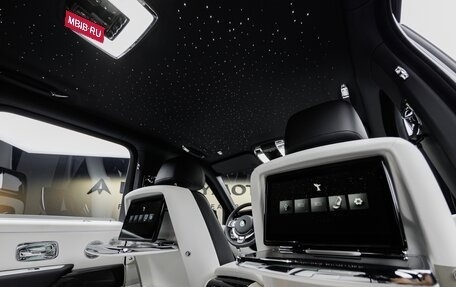 Rolls-Royce Cullinan, 2026 год, 77 000 000 рублей, 37 фотография