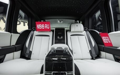 Rolls-Royce Cullinan, 2026 год, 77 000 000 рублей, 38 фотография