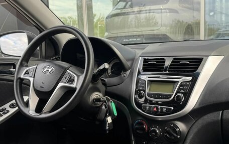 Hyundai Solaris II рестайлинг, 2012 год, 850 000 рублей, 11 фотография
