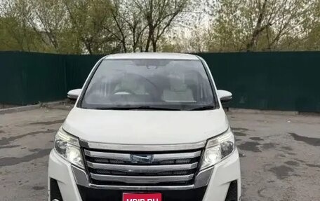 Toyota Noah III, 2016 год, 1 490 000 рублей, 1 фотография