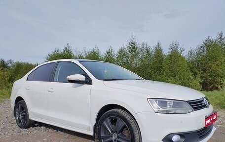 Volkswagen Jetta VI, 2013 год, 810 000 рублей, 1 фотография