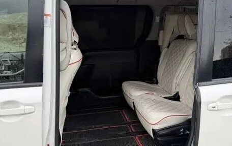 Toyota Noah III, 2016 год, 1 490 000 рублей, 11 фотография