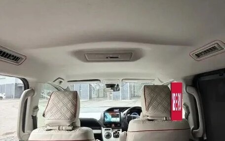Toyota Noah III, 2016 год, 1 490 000 рублей, 12 фотография