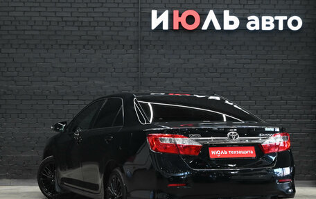 Toyota Camry, 2014 год, 1 900 000 рублей, 4 фотография