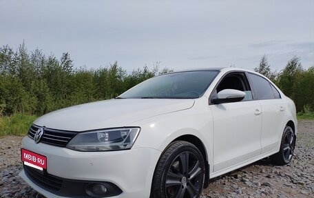 Volkswagen Jetta VI, 2013 год, 810 000 рублей, 2 фотография