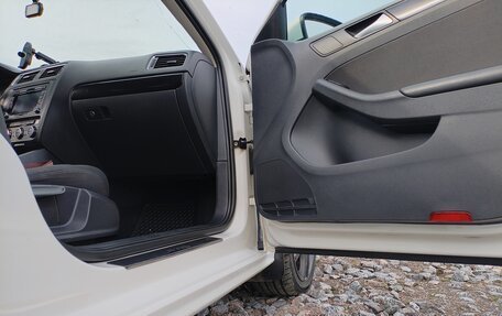 Volkswagen Jetta VI, 2013 год, 810 000 рублей, 8 фотография