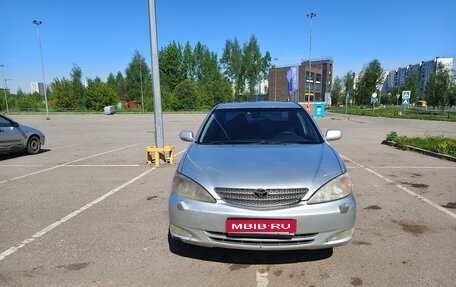 Toyota Camry V40, 2004 год, 450 000 рублей, 1 фотография