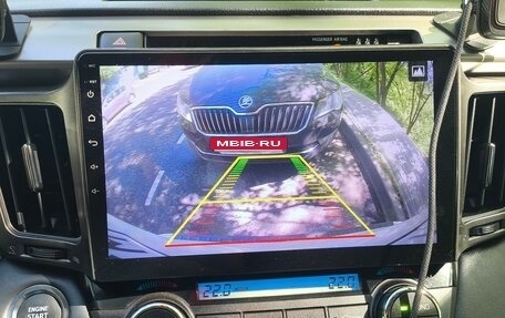 Toyota RAV4, 2018 год, 3 450 000 рублей, 13 фотография