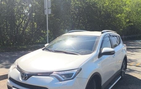 Toyota RAV4, 2018 год, 3 450 000 рублей, 4 фотография