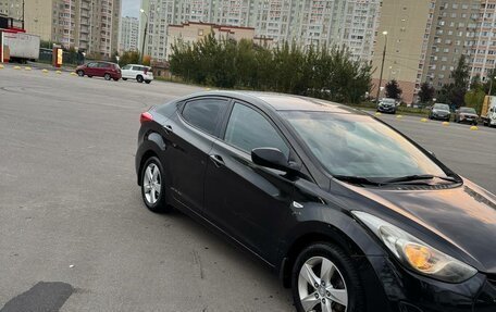 Hyundai Elantra V, 2013 год, 750 000 рублей, 2 фотография