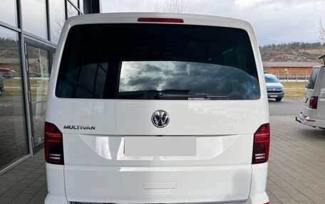 Volkswagen Multivan T6 рестайлинг, 2022 год, 2 890 000 рублей, 5 фотография