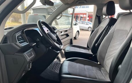 Volkswagen Multivan T6 рестайлинг, 2022 год, 2 890 000 рублей, 10 фотография