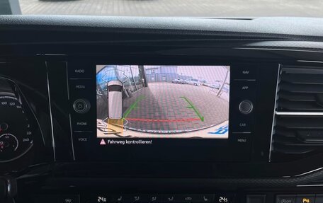 Volkswagen Multivan T6 рестайлинг, 2022 год, 2 890 000 рублей, 16 фотография