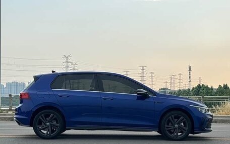 Volkswagen Golf VIII, 2023 год, 2 010 000 рублей, 4 фотография