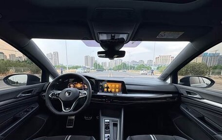 Volkswagen Golf VIII, 2023 год, 2 010 000 рублей, 12 фотография