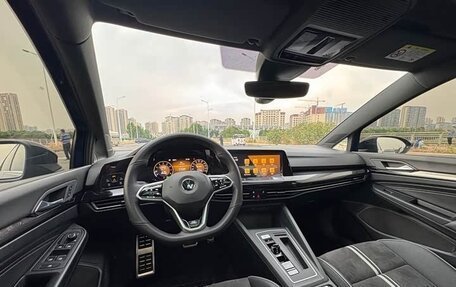 Volkswagen Golf VIII, 2023 год, 2 010 000 рублей, 10 фотография