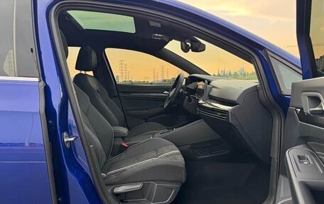 Volkswagen Golf VIII, 2023 год, 2 010 000 рублей, 15 фотография