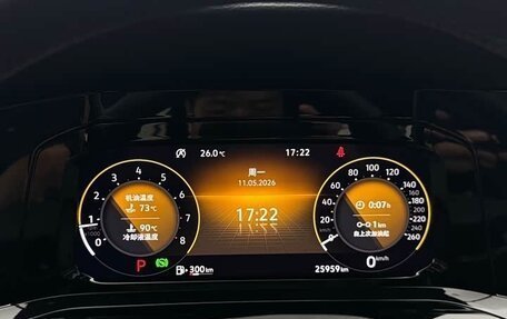 Volkswagen Golf VIII, 2023 год, 2 010 000 рублей, 13 фотография