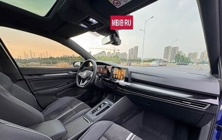 Volkswagen Golf VIII, 2023 год, 2 010 000 рублей, 20 фотография