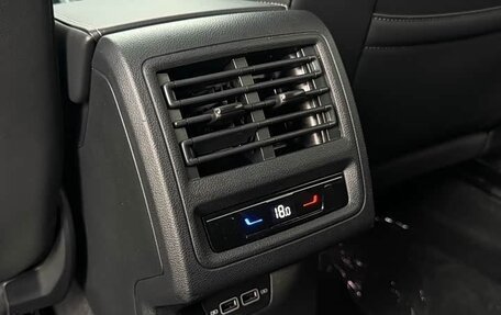 Volkswagen Golf VIII, 2023 год, 2 010 000 рублей, 24 фотография