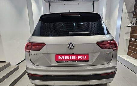 Volkswagen Tiguan II, 2019 год, 2 649 000 рублей, 5 фотография