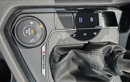 Volkswagen Tiguan II, 2019 год, 2 649 000 рублей, 12 фотография