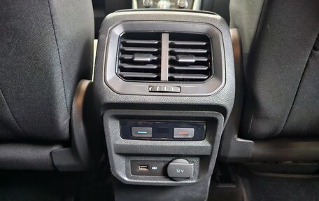 Volkswagen Tiguan II, 2019 год, 2 649 000 рублей, 22 фотография
