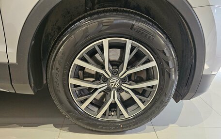 Volkswagen Tiguan II, 2019 год, 2 649 000 рублей, 26 фотография