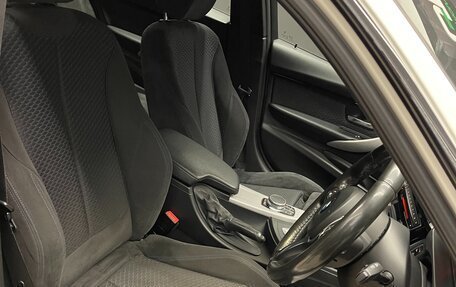 BMW 3 серия, 2017 год, 1 780 000 рублей, 10 фотография