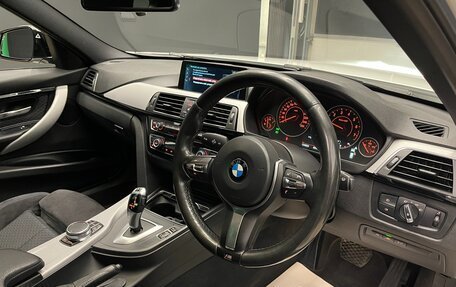 BMW 3 серия, 2017 год, 1 780 000 рублей, 11 фотография