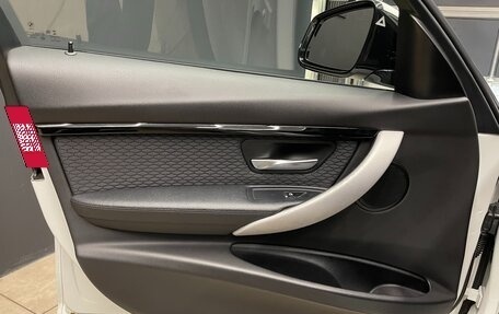 BMW 3 серия, 2017 год, 1 780 000 рублей, 15 фотография
