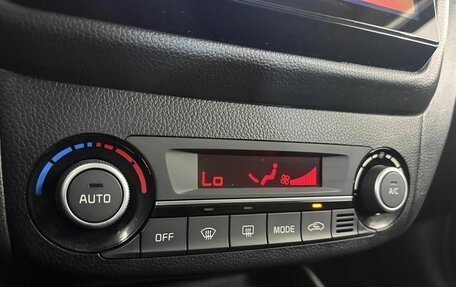 KIA Rio III рестайлинг, 2015 год, 990 000 рублей, 12 фотография