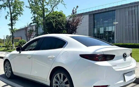 Mazda 3, 2022 год, 1 500 000 рублей, 4 фотография