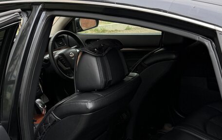 Nissan Teana, 2003 год, 700 000 рублей, 18 фотография