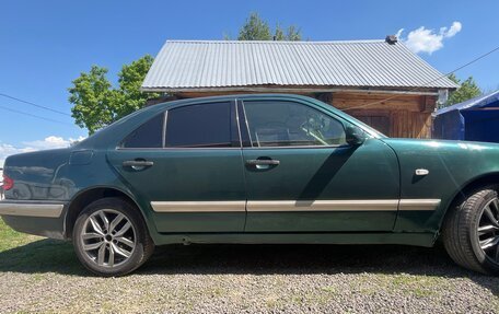 Mercedes-Benz E-Класс, 1998 год, 650 000 рублей, 3 фотография