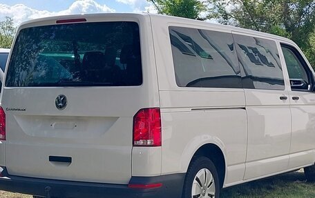 Volkswagen Caravelle T6 рестайлинг, 2022 год, 3 050 000 рублей, 4 фотография