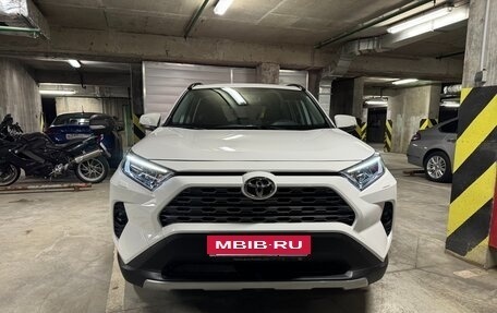Toyota RAV4, 2022 год, 4 100 000 рублей, 2 фотография