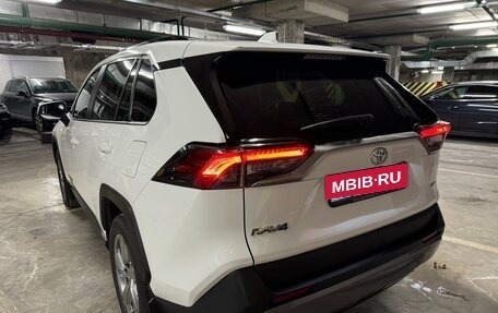 Toyota RAV4, 2022 год, 4 100 000 рублей, 8 фотография