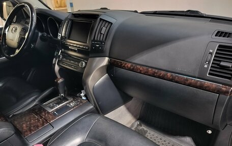 Toyota Land Cruiser 200, 2011 год, 3 050 000 рублей, 10 фотография