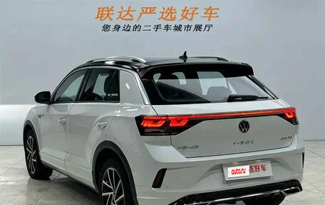 Volkswagen T-Roc I, 2023 год, 1 710 018 рублей, 4 фотография