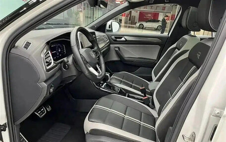 Volkswagen T-Roc I, 2023 год, 1 710 018 рублей, 7 фотография