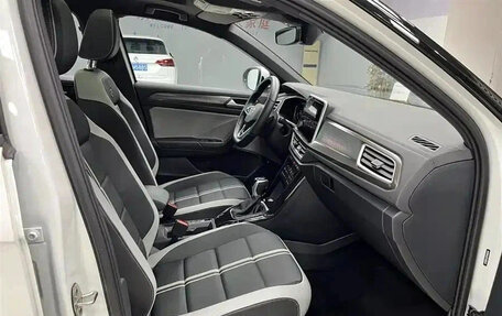 Volkswagen T-Roc I, 2023 год, 1 710 018 рублей, 17 фотография