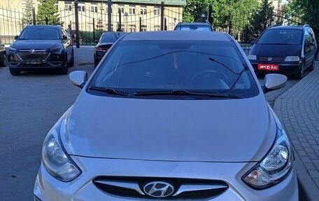 Hyundai Solaris II рестайлинг, 2014 год, 875 000 рублей, 1 фотография