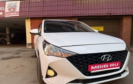 Hyundai Solaris II рестайлинг, 2021 год, 1 573 000 рублей, 3 фотография