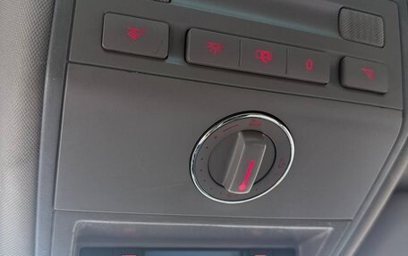 Volkswagen Touareg III, 2008 год, 1 099 000 рублей, 29 фотография