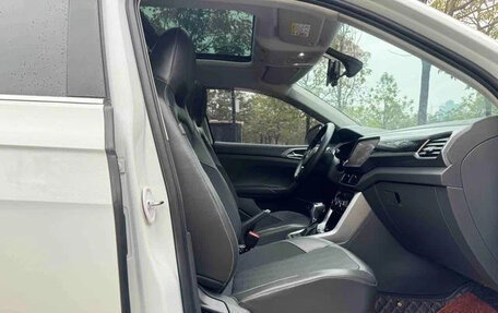 Volkswagen T-Cross I, 2022 год, 1 350 000 рублей, 14 фотография